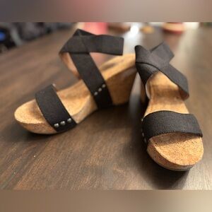 Lucky Brand Marinah wedge sandals with black fabric straps